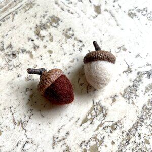 Wool Felted Acorns - Autumn / Fall / Halloween Decor with Lotka Paper Gift Box